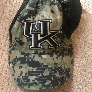 UK mens camo SnapBack trucker hat